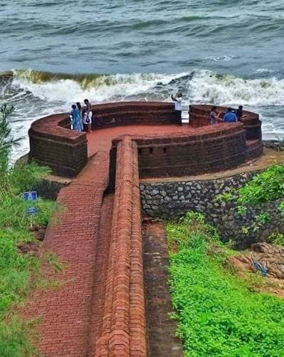 Mangalore to Bekal Taxi Service
