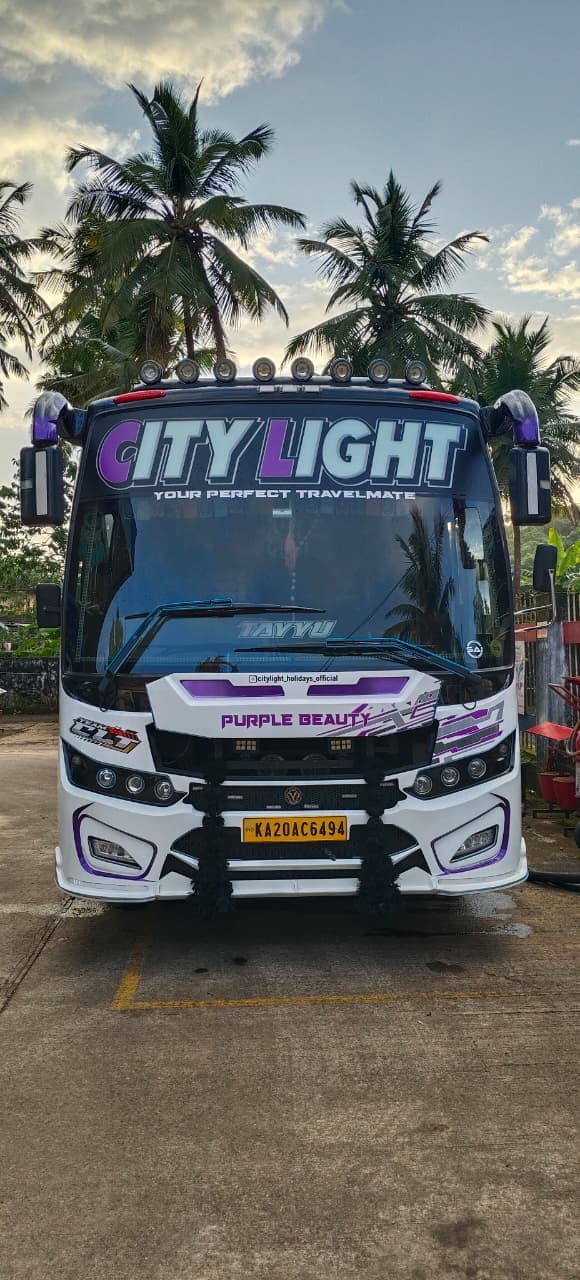 33 Seater Minicoach