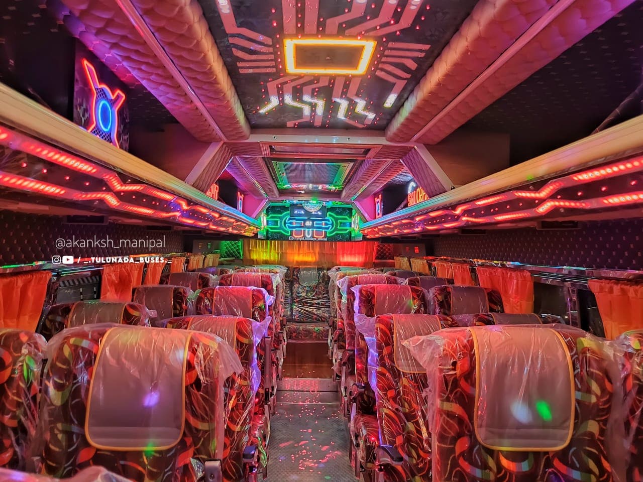 33 Seater Minicoach