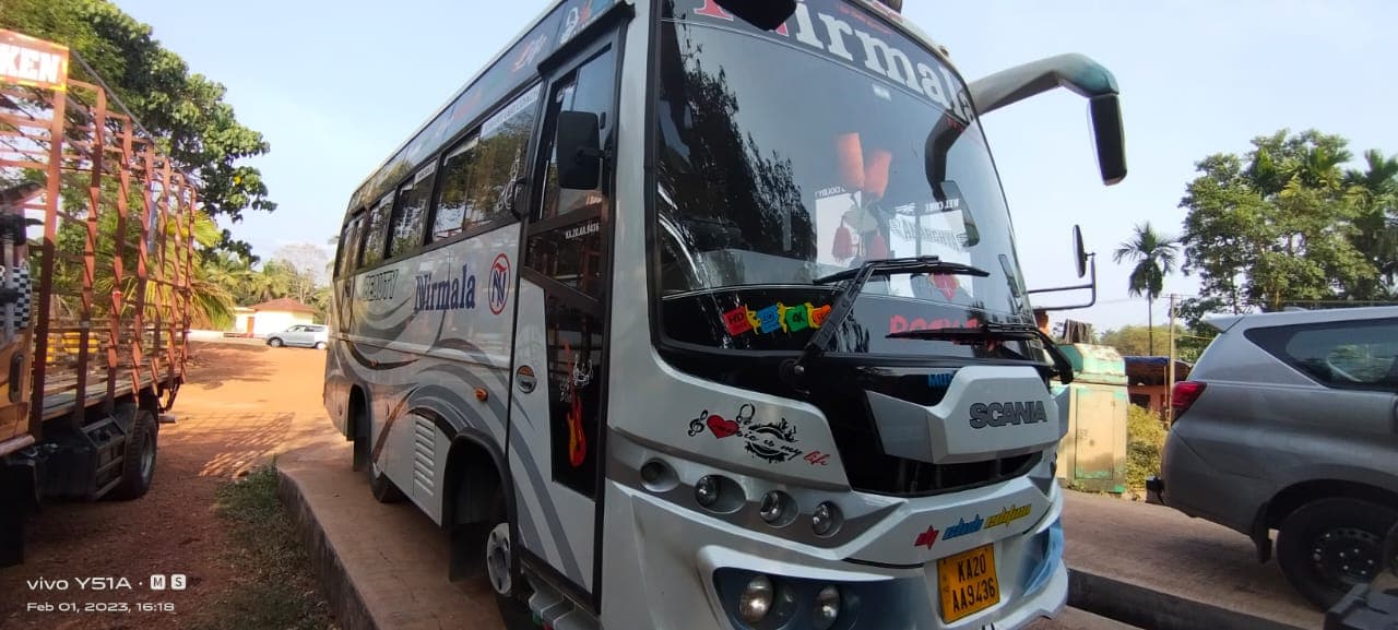 21 Seater MInibus