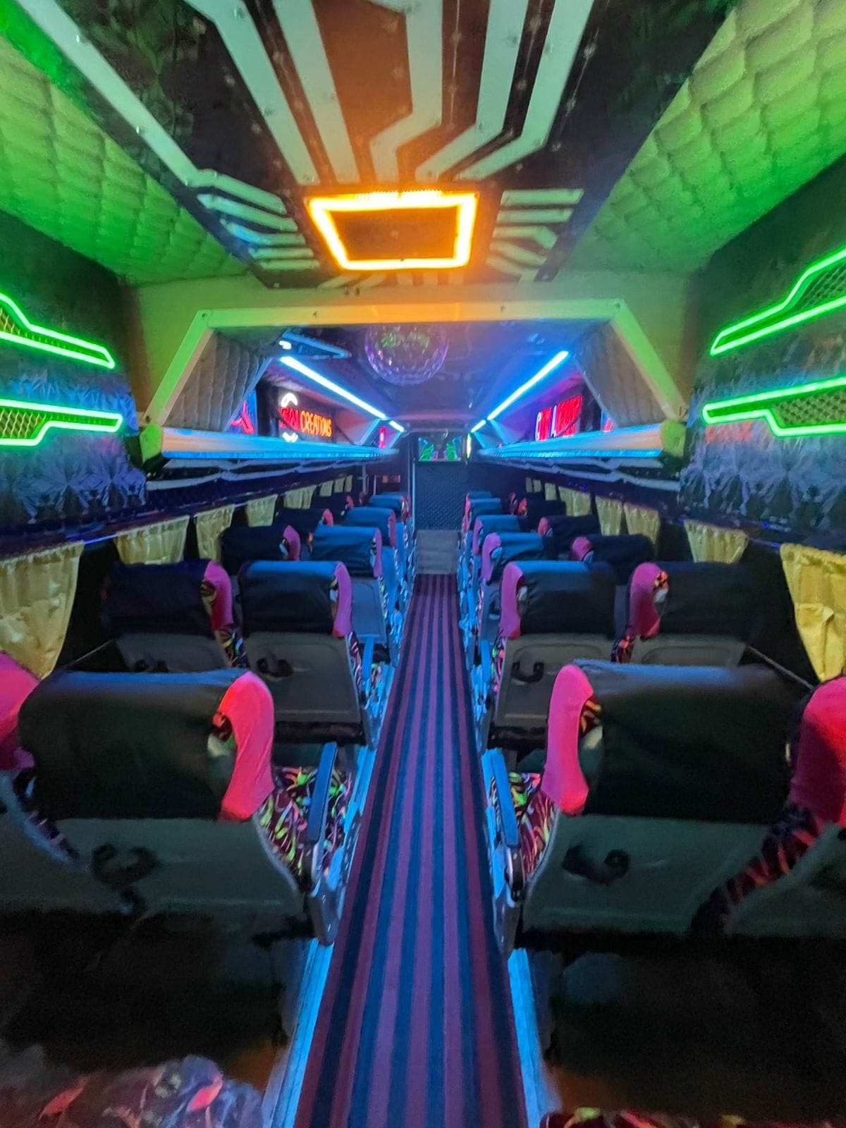 33 Seater Minicoach
