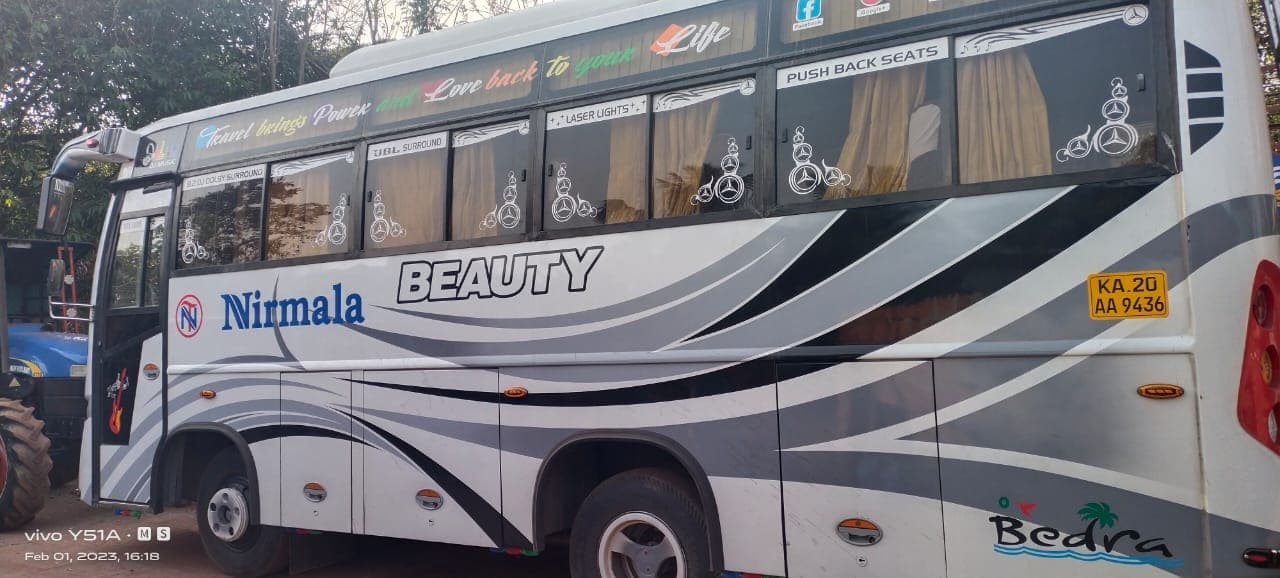 21 Seater MInibus